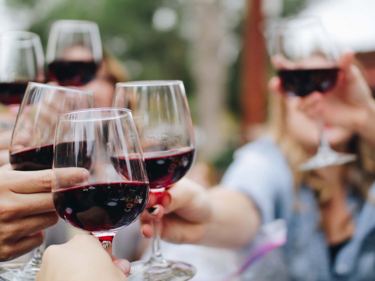 Una cantina con degustazione? Eccola per voi Una cantina con degustazione? Eccola per voi